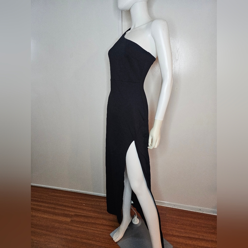 Lulu's Chic Black One-Shoulder Dress w/ High Slit Size M NWOT - Picture 2 of 7